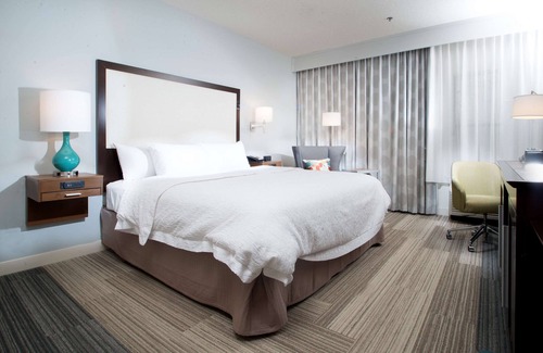 Tiffin Hotel | Explore Hampton Inn by Hilton Tiffin: Rated 9.2/10 with Pool
