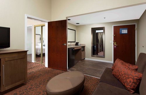 Troy Hotel | Comfortable Stay at Hampton Inn by Hilton Troy with Pool
