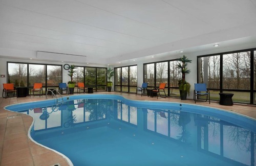 Austintown Hotel | Welcoming Hampton Inn by Hilton Youngstown-West I-80