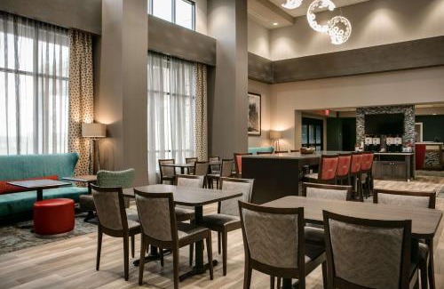 Wichita Hotel | Discover Hampton Inn By Hilton Wichita Northwest - 8.8/10 Rated