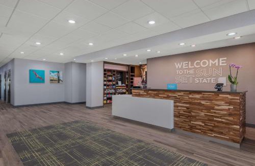 Williams Hotel | Guest Rated 9/10: Hampton Inn by Hilton Williams Awaits