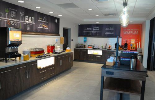 Cabot Hotel | Guest Rated: 9.5 at Hampton Inn Cabot with Pool Access