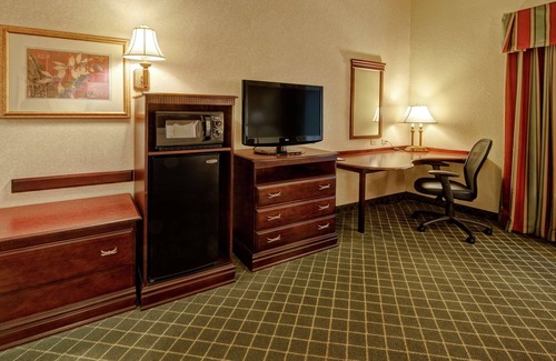 Cambridge Hotel | Discover Hampton Inn Cambridge: Rated 9.4 with Pool & Spa