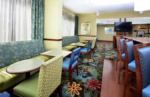 Cornelius Hotel | Discover Hampton Inn Charlotte North Lake Norman with Pool