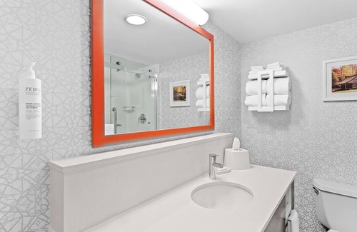 Naperville Hotel | Discover Comfort at Hampton Inn Chicago/Naperville with Pool