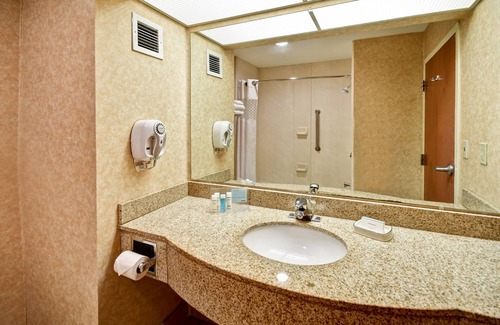Chicopee Hotel | Exceptional Stay at Hampton Inn Chicopee/Springfield