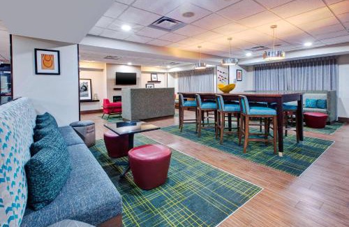 Clarion Hotel | Enjoy Comfort and Convenience at Hampton Inn Clarion
