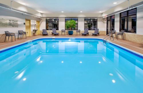 Clarion Hotel | Enjoy Comfort and Convenience at Hampton Inn Clarion