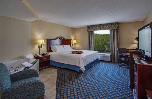 Clearfield Hotel | Comfortable Hampton Inn Clearfield with Pool and Spa
