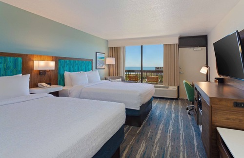 Oceanfront Hotel | Relax at Hampton Inn Cocoa Beach with Pool & Breakfast