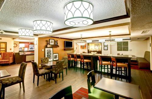 College Station Hotel | Comfortable Stay at Hampton Inn College Station - Near Texas A&M