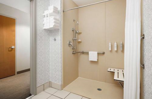 Columbia Hotel | Pet-Friendly Getaway at Hampton Inn Columbia, MD