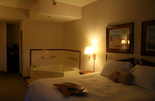 Pickerington Hotel | Welcoming Hampton Inn Columbus-East with Pool & Spa Amenities