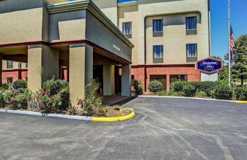 Columbus Hotel | Relax at Hampton Inn Columbus I-70E with Pool & Breakfast