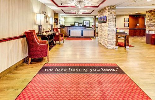 Columbus Hotel | Relax at Hampton Inn Columbus I-70E with Pool & Breakfast