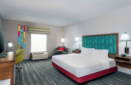 Coventry Hotel | Highly Rated Hampton Inn Coventry with Pool and Spa Amenities