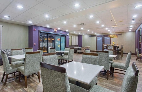 Cullman Hotel | Guest Rated 8.8: Hampton Inn Cullman with Pool Access