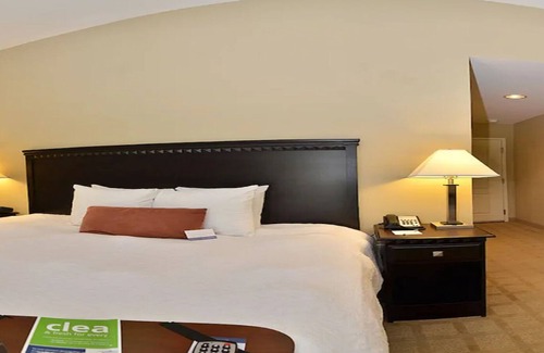 Dade City Hotel | Welcoming Hampton Inn Dade City - Zephyrhills with Pool & Spa