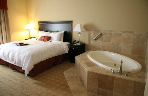 Dade City Hotel | Welcoming Hampton Inn Dade City - Zephyrhills with Pool & Spa