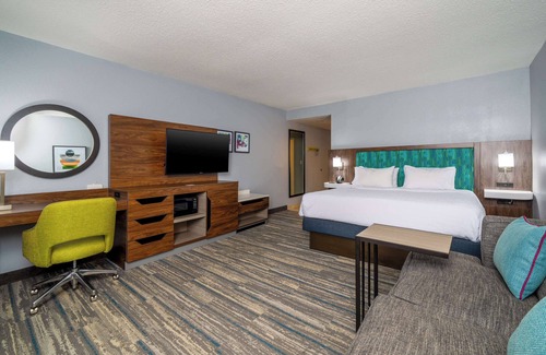 Dahlgren Hotel | Experience Comfort at Hampton Inn Dahlgren with Pool & Dining