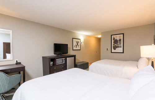 Clinton Township Hotel | Family-Friendly Stay at Hampton Inn Detroit/Roseville