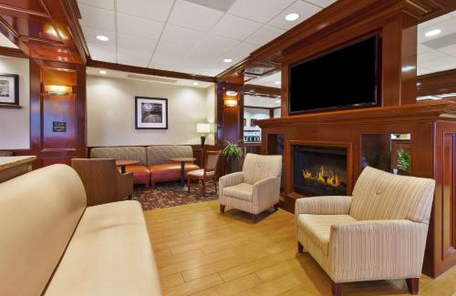Southgate Hotel | Comfortable Stay at Hampton Inn Detroit/Southgate with Pool