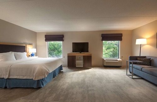 Warrington Hotel | Discover Hampton Inn Doylestown: Family-Friendly Retreat