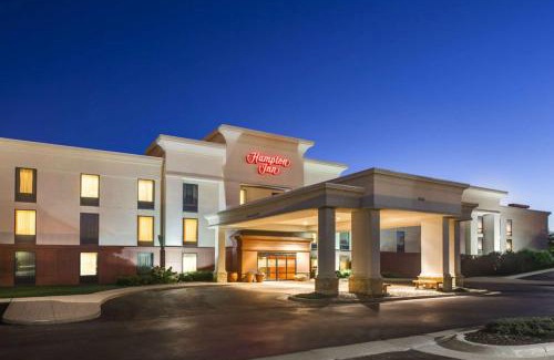 Dubuque Hotel | Discover Hampton Inn Dubuque: Family-Friendly & Relaxing Stay