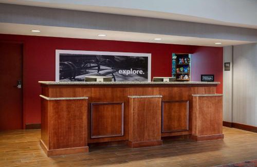Dubuque Hotel | Discover Hampton Inn Dubuque: Family-Friendly & Relaxing Stay