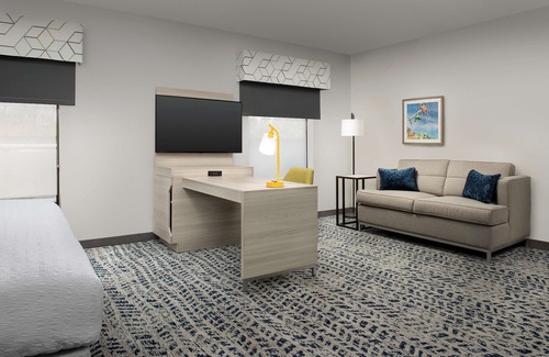 Duncan Hotel | Explore Hampton Inn Duncan: Family-Friendly with Pool & Dining