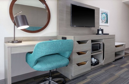 Dunedin Hotel | Exceptional Hampton Inn Dunedin: Pool, Restaurant & More