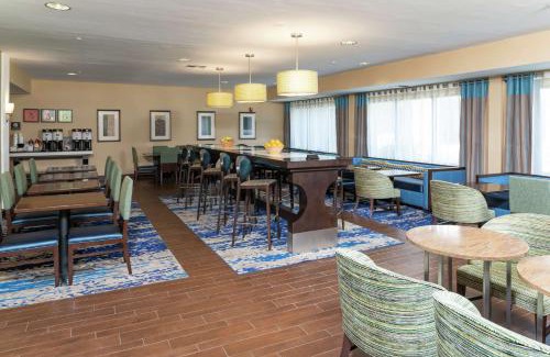 East Lansing Hotel | Discover Hampton Inn East Lansing: Pet-Friendly & Accessible