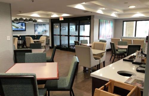 El Dorado Hotel | Experience Comfort at Hampton Inn El Dorado with Ocean Views