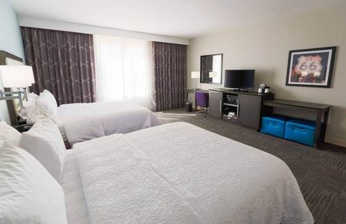 El Reno Hotel | Comfortable Stay at Hampton Inn El Reno with Pool & Breakfast