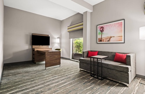 Elkton Hotel | Discover Comfort at Hampton Inn Elkton with Pool & Spa