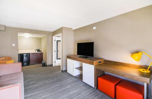 North Westport Hotel | Discover Oceanfront Comfort at Hampton Inn Fall River
