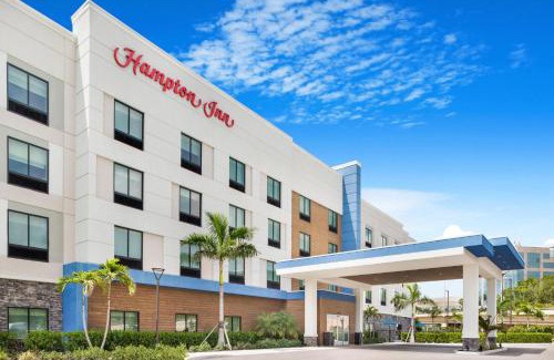 Fort Myers River District Hotel | Discover Hampton Inn Fort Myers Downtown: Family-Friendly Stays