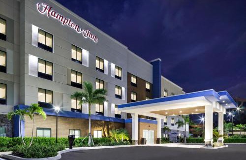 Fort Myers River District Hotel | Discover Hampton Inn Fort Myers Downtown: Family-Friendly Stays