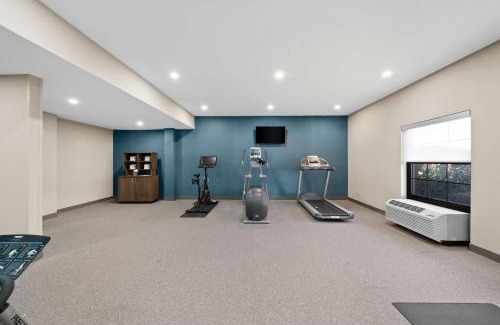 Franklin Hotel | Family-Friendly Hampton Inn Franklin with Pool & Ocean Views