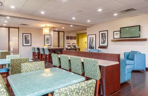 Front Royal Hotel | Enjoy a Memorable Stay at Hampton Inn Front Royal