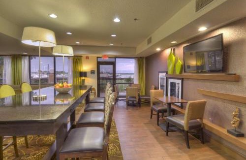Georgetown Hotel | Guest Rated: 8.3 at Hampton Inn Georgetown-Marina Hotel