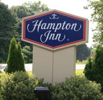 Hadley Hotel | Discover Hampton Inn Hadley-Amherst: Pet-Friendly Retreat