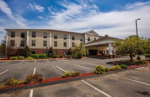 Hadley Hotel | Discover Hampton Inn Hadley-Amherst: Pet-Friendly Retreat