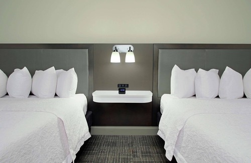 Fountainhead-Orchard Hills Hotel | Top-Rated Hampton Inn Hagerstown with Pool & Breakfast