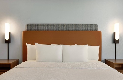 Hagerstown Hotel | Exceptional Hampton Inn Hagerstown: Pool & Family-Friendly