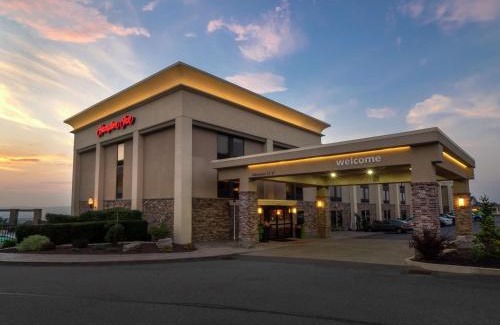 Sybertsville Hotel | Modern Hampton Inn Hazleton with Pool & Family Amenities