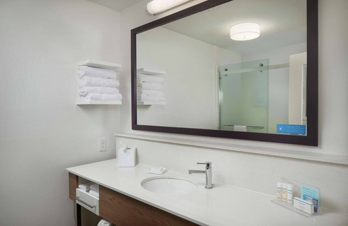 Helena Hotel | Experience Hampton Inn Helena: Family-Friendly Retreat