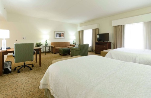 Hickory Hotel | Hampton Inn Hickory: Guest Rated 9.4 with Great Amenities
