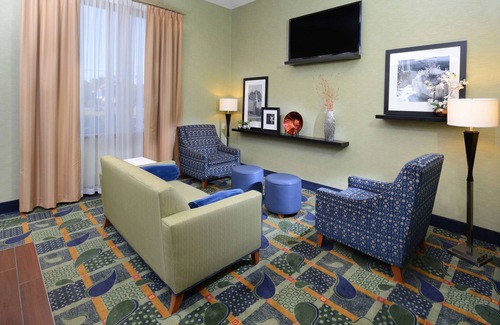 Archdale Hotel | Discover Comfort at Hampton Inn High Point with Pool & Dining