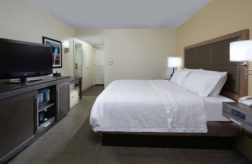 Archdale Hotel | Discover Comfort at Hampton Inn High Point with Pool & Dining